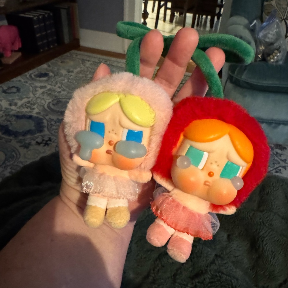 Popmart CRYBABY Crying For Love Series-Vinyl Plush (Love You Cherry Much)